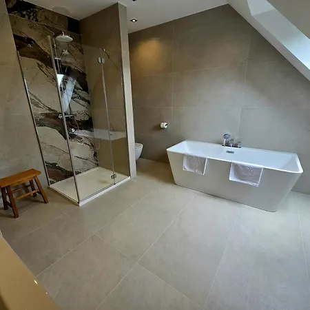 Dwor Świętoszówka